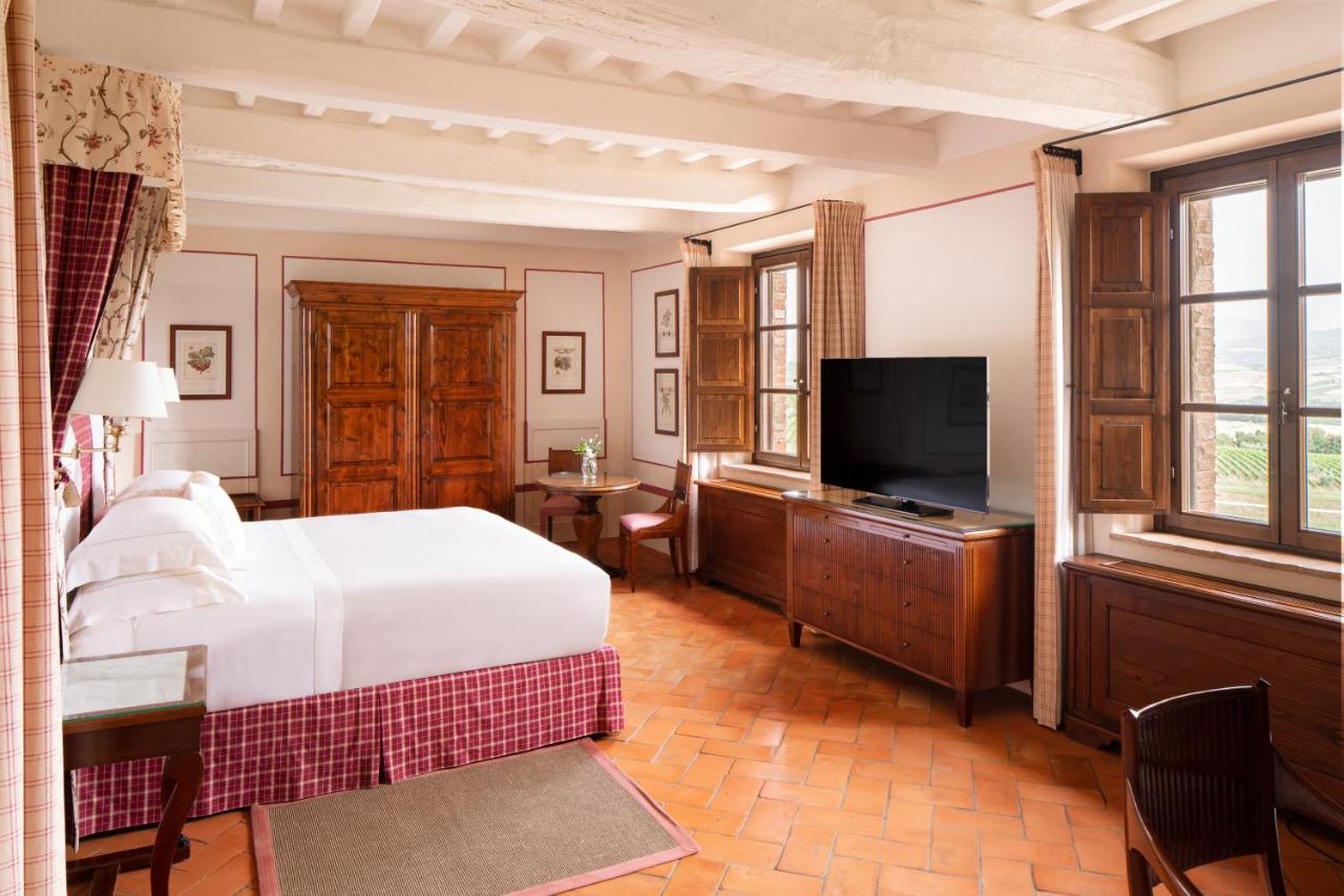 Castello Banfi - Il Borgo - Relais Et Chateaux Poggio alle Mura Екстер'єр фото