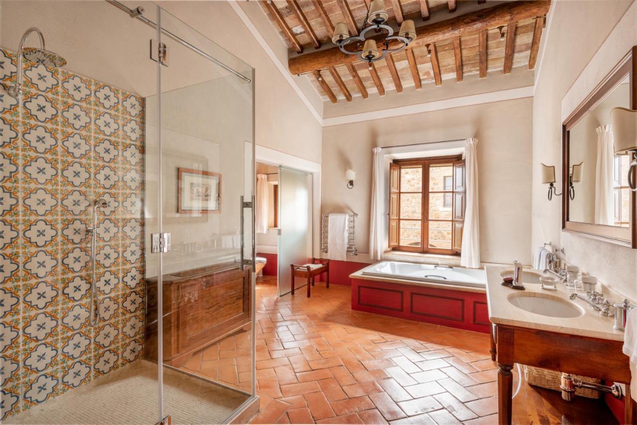 Castello Banfi - Il Borgo - Relais Et Chateaux Poggio alle Mura Екстер'єр фото