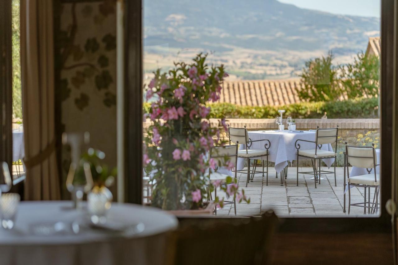 Castello Banfi - Il Borgo - Relais Et Chateaux Poggio alle Mura Екстер'єр фото