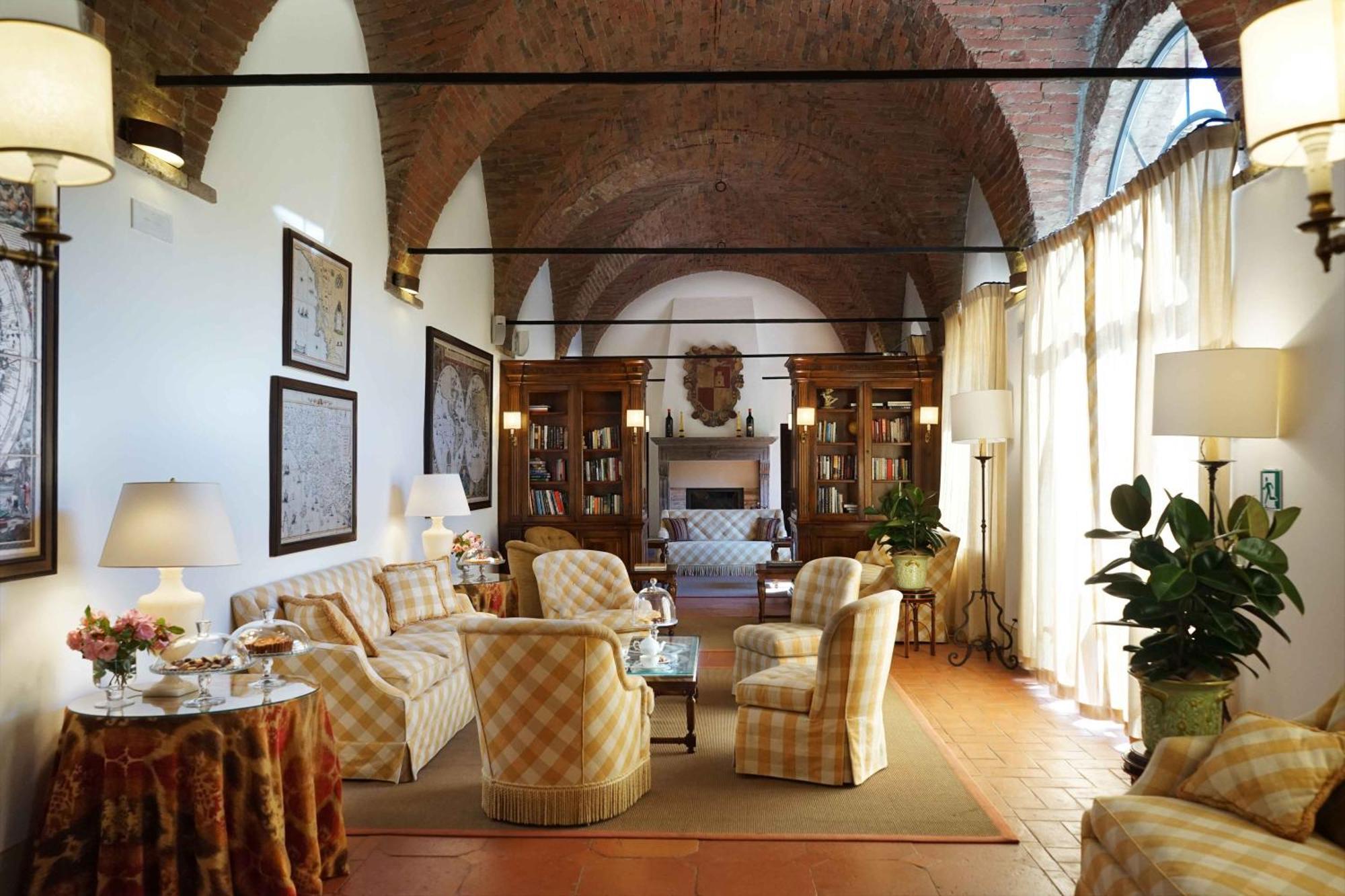 Castello Banfi - Il Borgo - Relais Et Chateaux Poggio alle Mura Екстер'єр фото