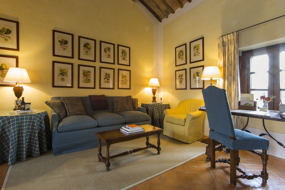 Castello Banfi - Il Borgo - Relais Et Chateaux Poggio alle Mura Екстер'єр фото