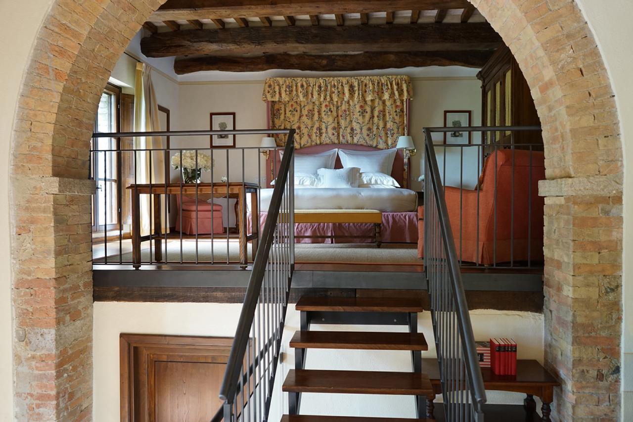 Castello Banfi - Il Borgo - Relais Et Chateaux Poggio alle Mura Екстер'єр фото