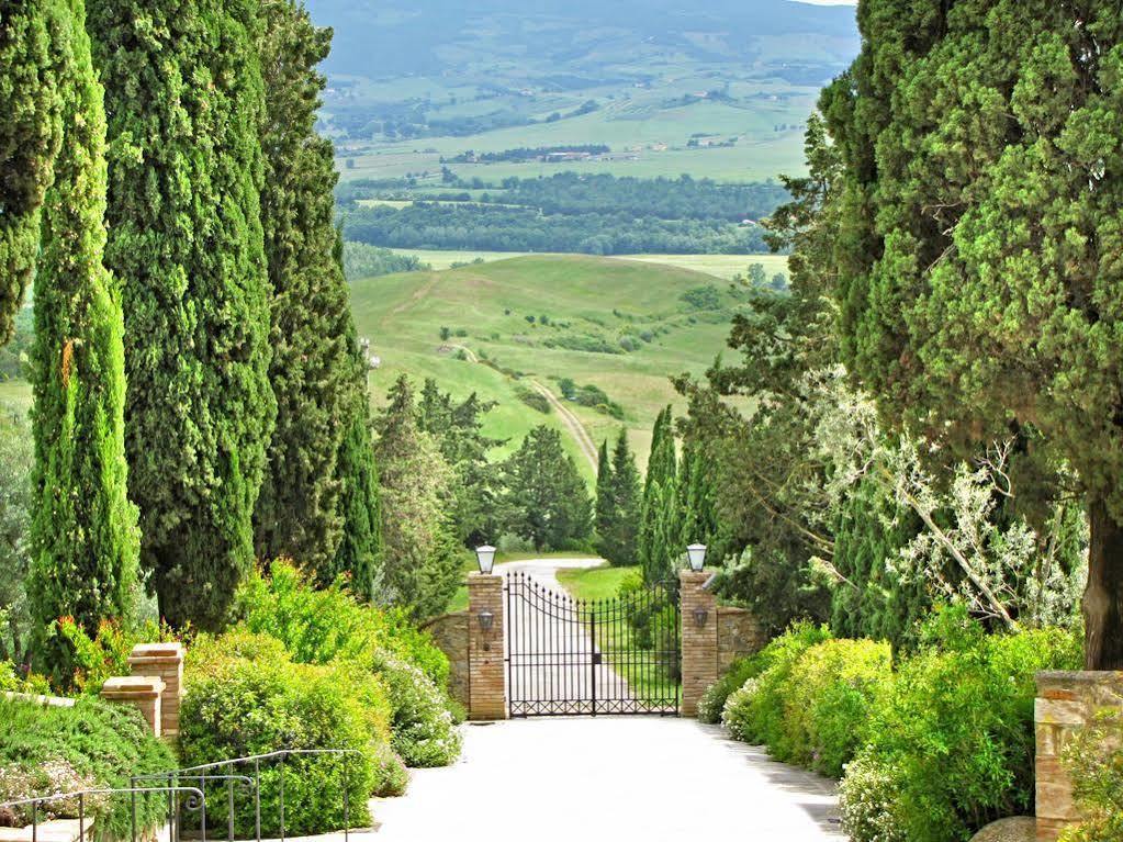 Castello Banfi - Il Borgo - Relais Et Chateaux Poggio alle Mura Екстер'єр фото