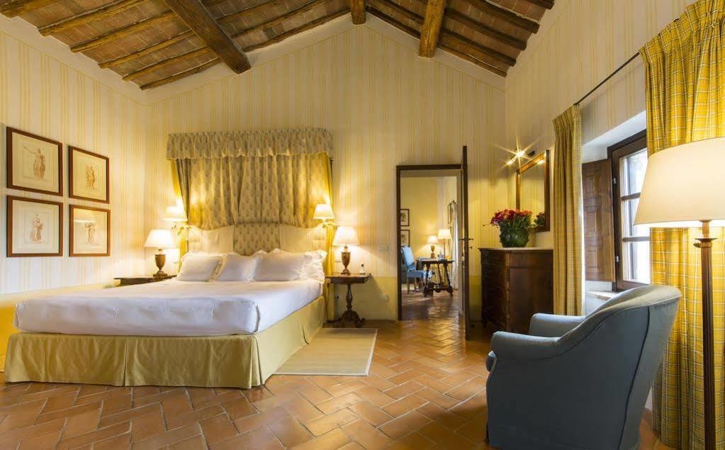 Castello Banfi - Il Borgo - Relais Et Chateaux Poggio alle Mura Екстер'єр фото